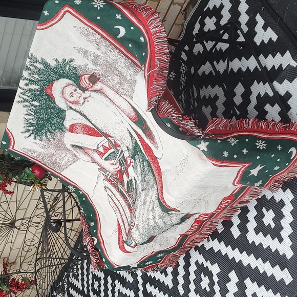 Santa Blanket - Picture 5 of 5